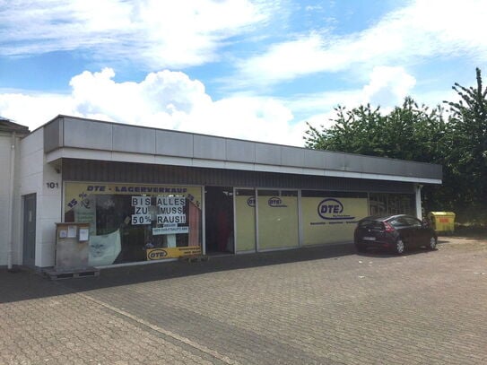 Ausstellungshale, Lagerhalle, Gewerbehalle zu vermieten.