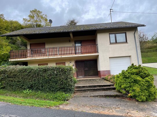 Freistehendes Einfamilienhaus mit Weitblick in Mannebach