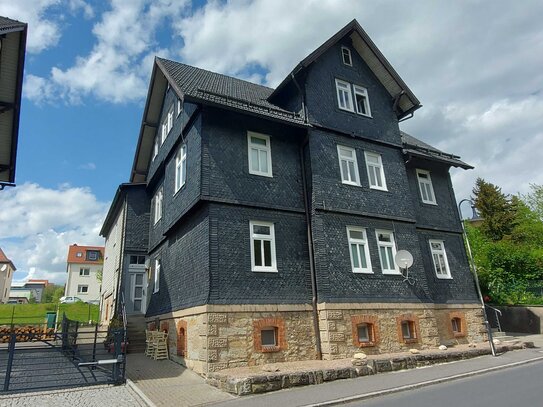 Mehrfamilienhaus mit 3 Wohneinheiten und großem Grundstück in Rauenstein