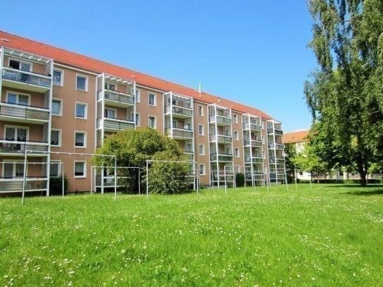 Im Grünen,sonnig mit BALKON - 3- Raum Wohnung, gemütlich