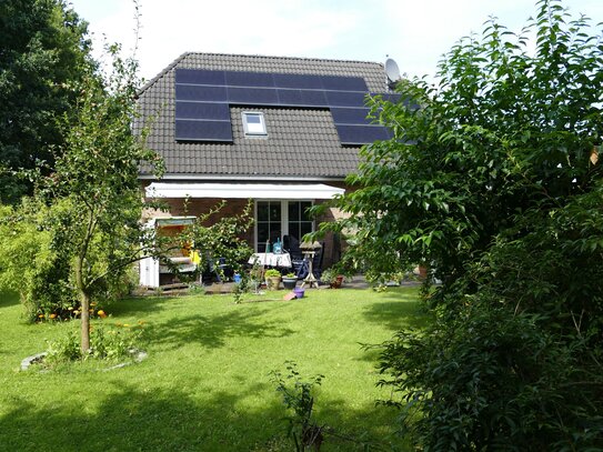 Schönes EFH mit großem Garten in ruhiger Sackgassenlage in Henstedt-Ulzburg