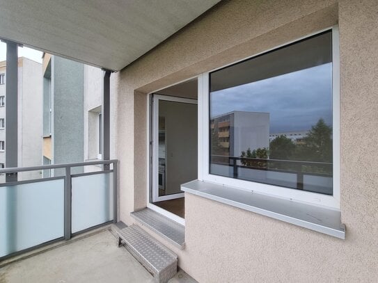 Balkon I Einbauküche I Dusche I Wir renovieren 1-Zimmer-Wohnung!