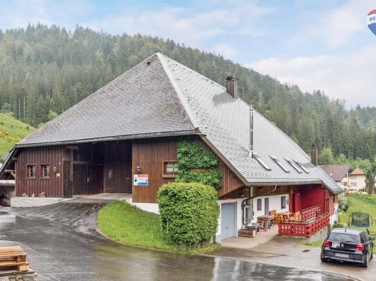 Erholung pur! Idyllisch am Bach gelegenes Bauernhaus mit tollem Ausbaupotential!