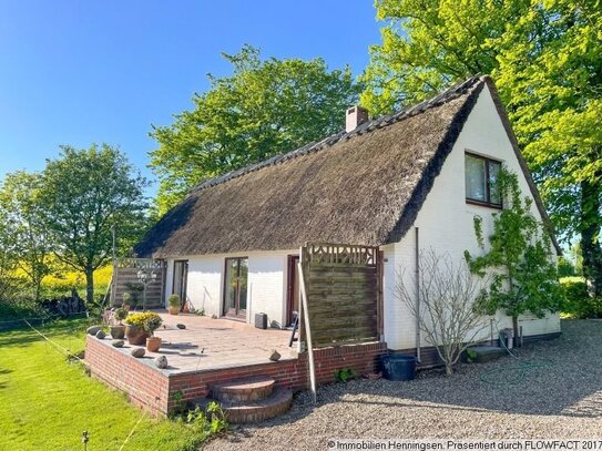 Reetkate mit wundervollem Garten-Abseitslage-Ostsee 5km