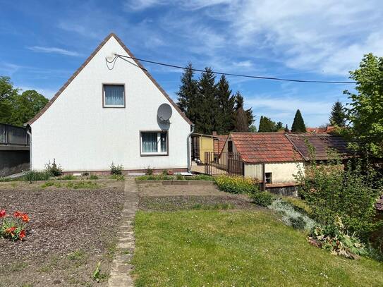 Wohnhaus in zentraler Lage mit Garten