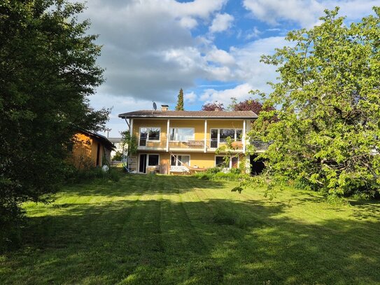 Einfamilienhaus mit naturverbundenem großen Grundstück in Ühlingen