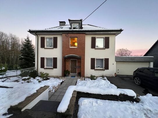 Ein-/ Zweifamilienhaus mit Weitblick.