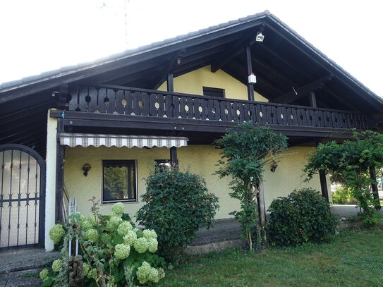 WOHNEN AUF EINER EBENE: ruhiges EFH mit großem Garten und Garage