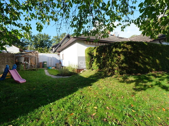 Einfamilienhaus mit schönem Garten, Garage und Carport in familienfreundlicher und ruhiger Lage