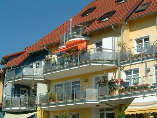 Sonniges 3 Zimmer-Appartement mit TG, Fahrstuhl, Balkonterrasse, EBK und Wartburgblick