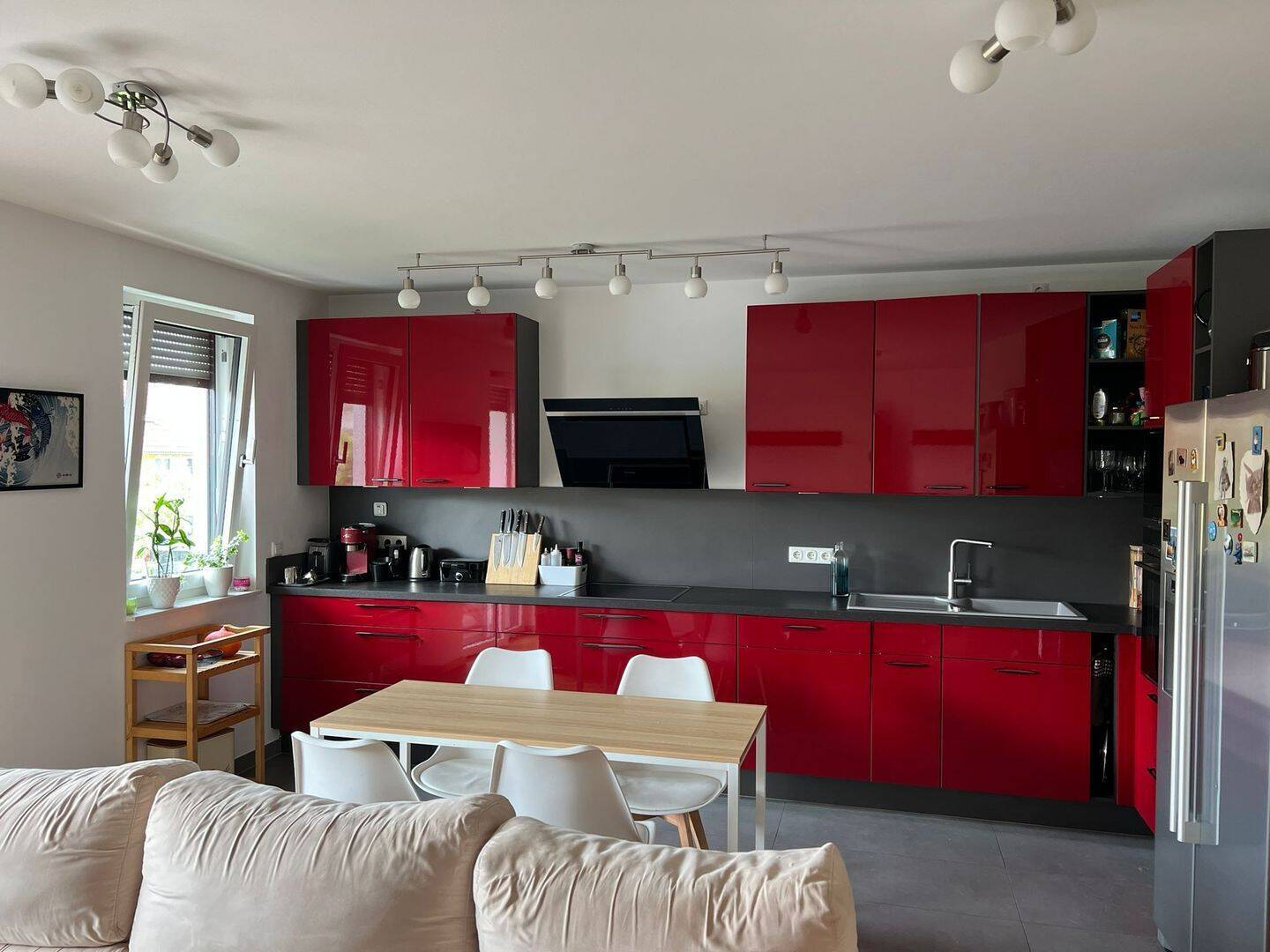 Modern familienfreundliche 3-Zimmer-Wohung: Voll möbliert und bereit für Sie! - Foto 1