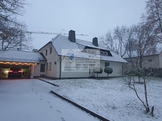 Jetzt günstig für Schnellentschlossene: Große repräsentative Villa mit großem Wintergarten und Doppelgarage