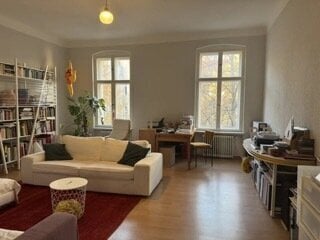 Schöne Altbauwohnung in Kreuzberg zur UNTERMIETE/ beautiful appartement in Kreuzberg to sublet