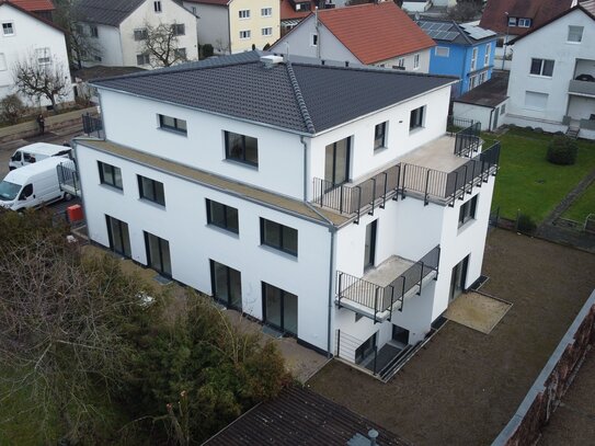 Neubau 3-Zimmer-Wohnung im 1.OG mit Balkon in energieeffizientem 5 Familienhaus