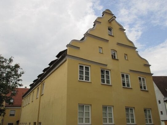 3 Zimmer Wohnung über zwei Etagen mit Einbauküche, Balkon in der Altstadt