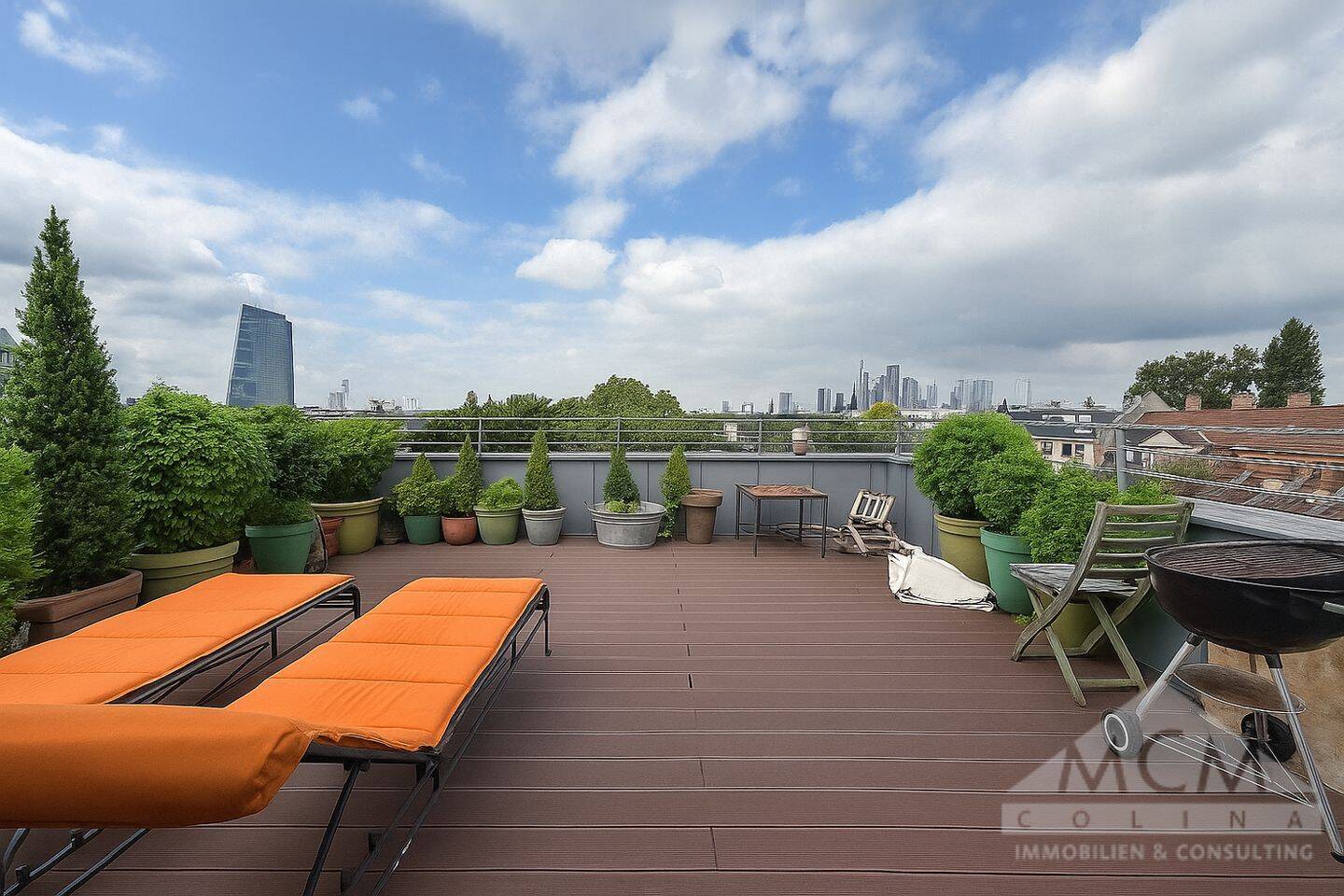 Wohnerlebnis mit sensationeller Dachterrasse und Panoramablick über die ganze Stadt