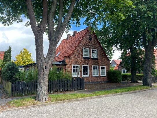 Saniertes Fischerhaus mit separatem Gästebungalow, nur ca. 175 Meter zum Strand!