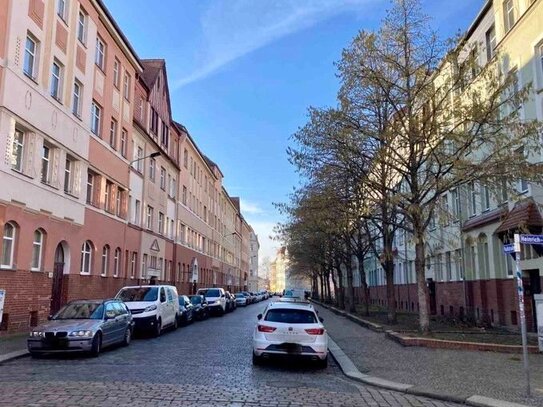 Frisch Renovierte 2-Zimmer-Wohnung mit Tageslichtbad