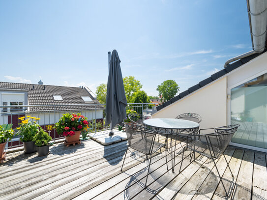 Elegante DG-Wohnung mit großer Dachterrasse und sonnigem Balkon in ruhiger Lage von Bad Aibling!