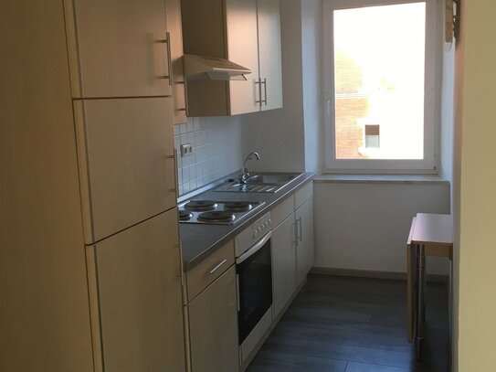 Schnuckelige 2-Zimmer-Wohnung mit Stellplatz direkt im Zentrum Weidens