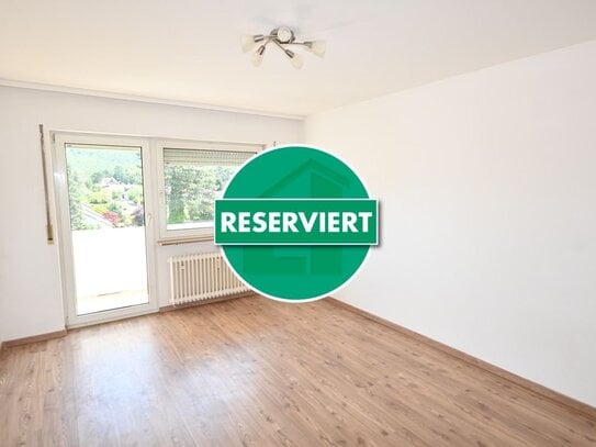 Starterwohnung! Kompakte 1-Zimmer-Wohnung mit Balkon und herrlichem Ausblick in Neumarkt