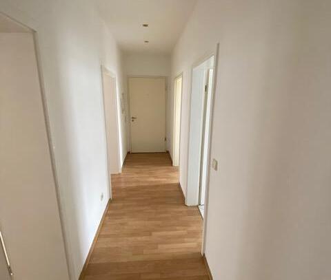 Attraktive 3-R-Wohnung ca.72,57m2 mit BLK. in Magdeburg-Sudenburg zu vermieten !