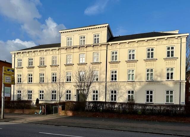 Charmant renovierte 1-2 Zimmer Altbau-Wohnungen