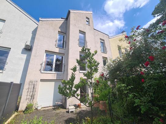 Architektonisch reizvolles Reihenmittelhaus für die große Familie in Völklingen - Heidstock