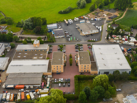 "Sofort verfügbar" 1.080 m² Lagerhalle + 305 m² Bürofläche ( Handwerkerabholmarkt geeignet)