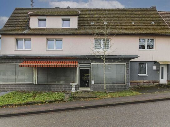 Raumwunder: 2-Familienhaus mit zusätzlich ca. 100 m² Nutzfläche und Garten in Ruhelage