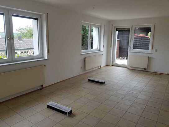 Zapfendorf-Lauf 3-Zimmer-Wohnung mit Sonnenterrasse und Fernblick, ca. 124 m² Wohnfläche