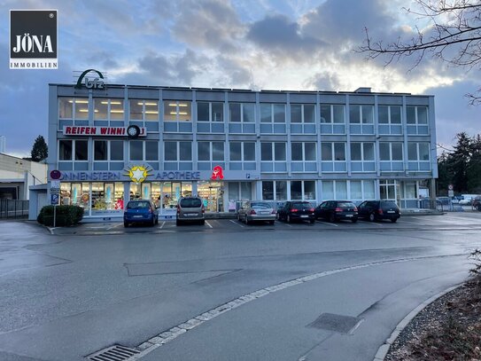 Gepflegte Büro/Praxisfläche auf ca. 500 m² mit Stellplätzen und Personenaufzug