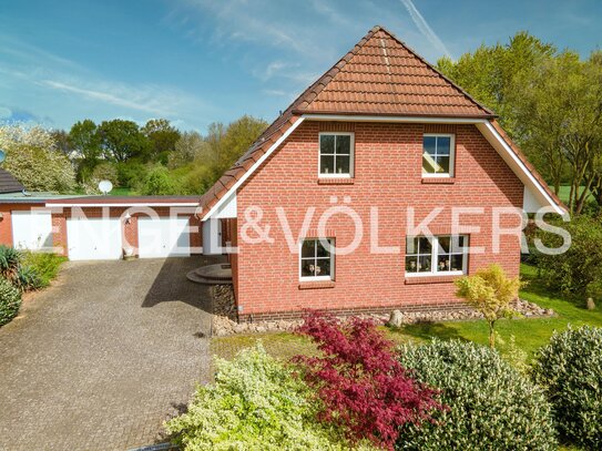 Charmantes Einfamilienhaus im Landhaus-Stil mit unverbaubarem Ausblick