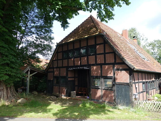 Uriger Fachwerk-Resthof in zurückgezogener Lage bei Bruchhausen-Vilsen