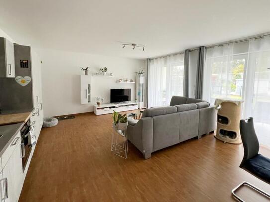 TOP - RUHIG - BARRIEREFREI - 2-ZIMMER-WOHNUNG MIT GARTEN