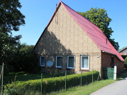 Großes Baugrundstück in ruhiger Lage mit vielen Möglichkeiten und Altbestand