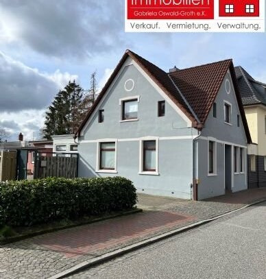 **** Anlage oder Eigenheim mit zusätzlicher Mieteinnahme ( Haupthaus 125 m² +Anbau mit zusätzl. 60m² )****