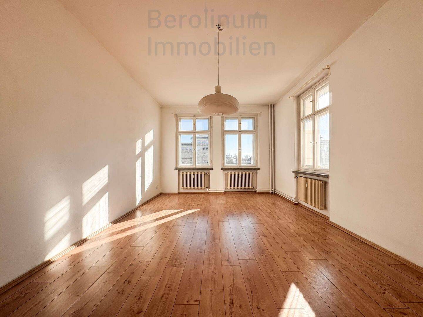 Zur Miete: gepflegte 2-Zimmer-Wohnung an der Frankfurter Allee - Photo 1