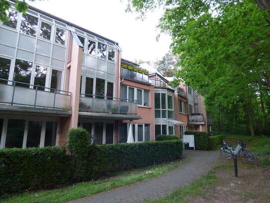 Gut vermietete Maisonette-Wohnung, in ruhiger und grüner Wohnlage, unweit der Dahme **KFZ-Stellpl.**Parkettfußb.**EBK**…