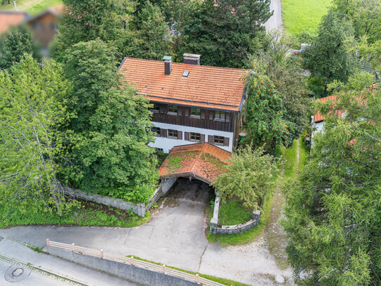 Großzügiges Grundstück mit Bestand in zentraler Lage von Waakirchen