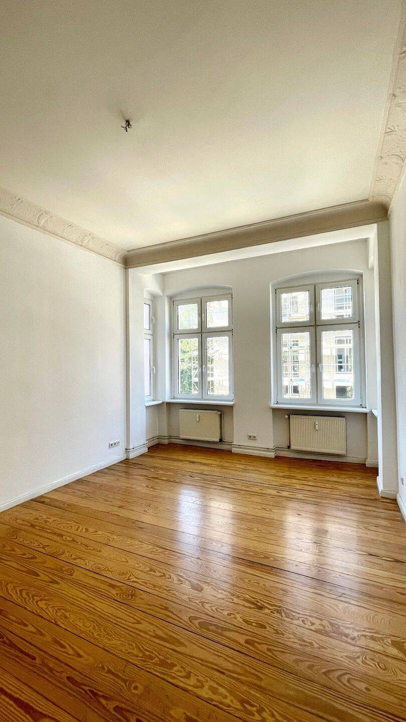 MB 01.08.-PV an PM 08.07-Charmantes Altbaujuwel mit hohen Decken und originalen Holzdielen - Foto 1