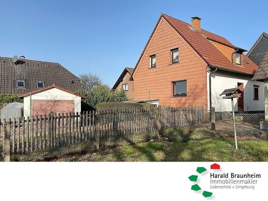 Gemütliches Einfamilienhaus auf sonnigem Kaufgrundstück in dörflicher Lage.