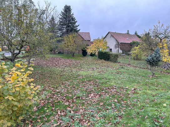 Handwerker aufgepasst, großer 3-Seitenhof zum Entwickeln zu verkaufen!