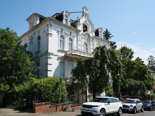 Jugendstil-Juwel 2-Zim.-ETW + zusätzl. Zimmer unterhalb Griech. Kapelle