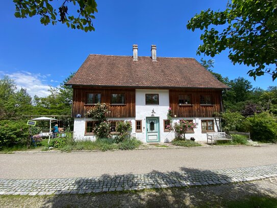 Wohnung im Obergeschoss mit Dachgeschoss und weiterem Ausbaupotenzial im Glasmacherhaus von Schmidsfelden