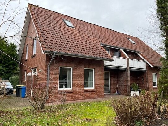 Schöne Oberwohnung mit Balkon u. EBK