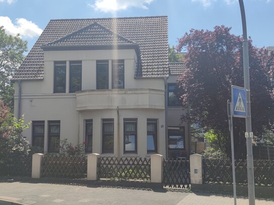 NEUER PREIS! Zweifamilienhaus nahe Allerweserklinik/Ärztezentrum in Verden!