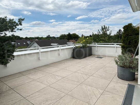 ENGEL & VÖLKERS - Sonnige Dachgeschosswohnung mit großzügiger Dachterrasse