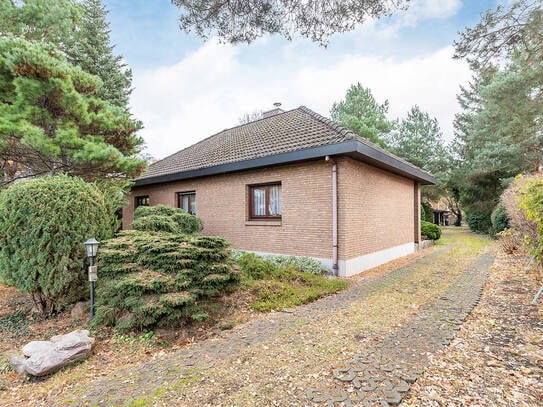 Bungalow mit Wohnkeller auf 1.234 m² großem Grundstück