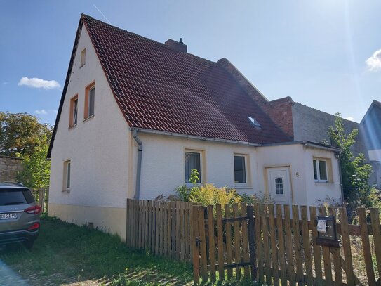 RESERVIERT!!! - kleines Einfamilienhaus / Gehöft in Steuden